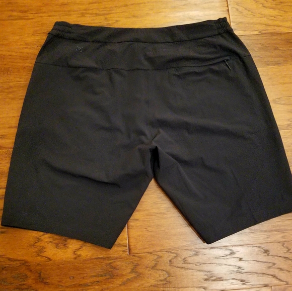 Lululemon Black Comissioned Short Size 36 - Picture 2 of 5